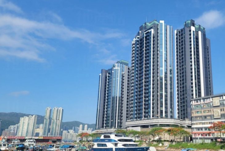 香港蔚蓝东岸位于油塘崇信街